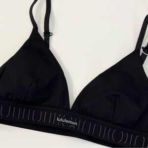 Lululemon - Licence To Train Triangle